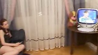 Усатый папаша насильно поимел родную дочку прямо на полу